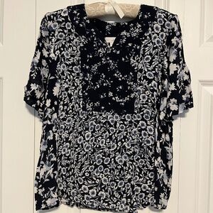 J Jill Blouse, short sleeve, rayon, floral print sz. Petite